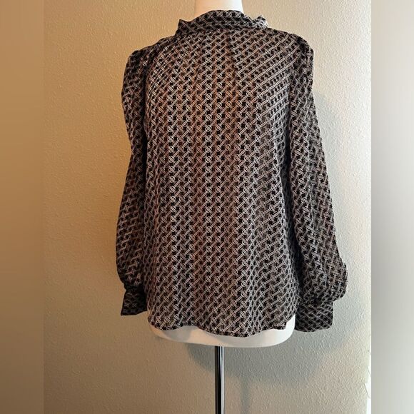 H&M semi sheer blouse NWOT - Picture 2 of 9